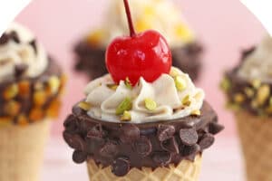 Photo of Cannoli Cones with text overlay for Pinterest.
